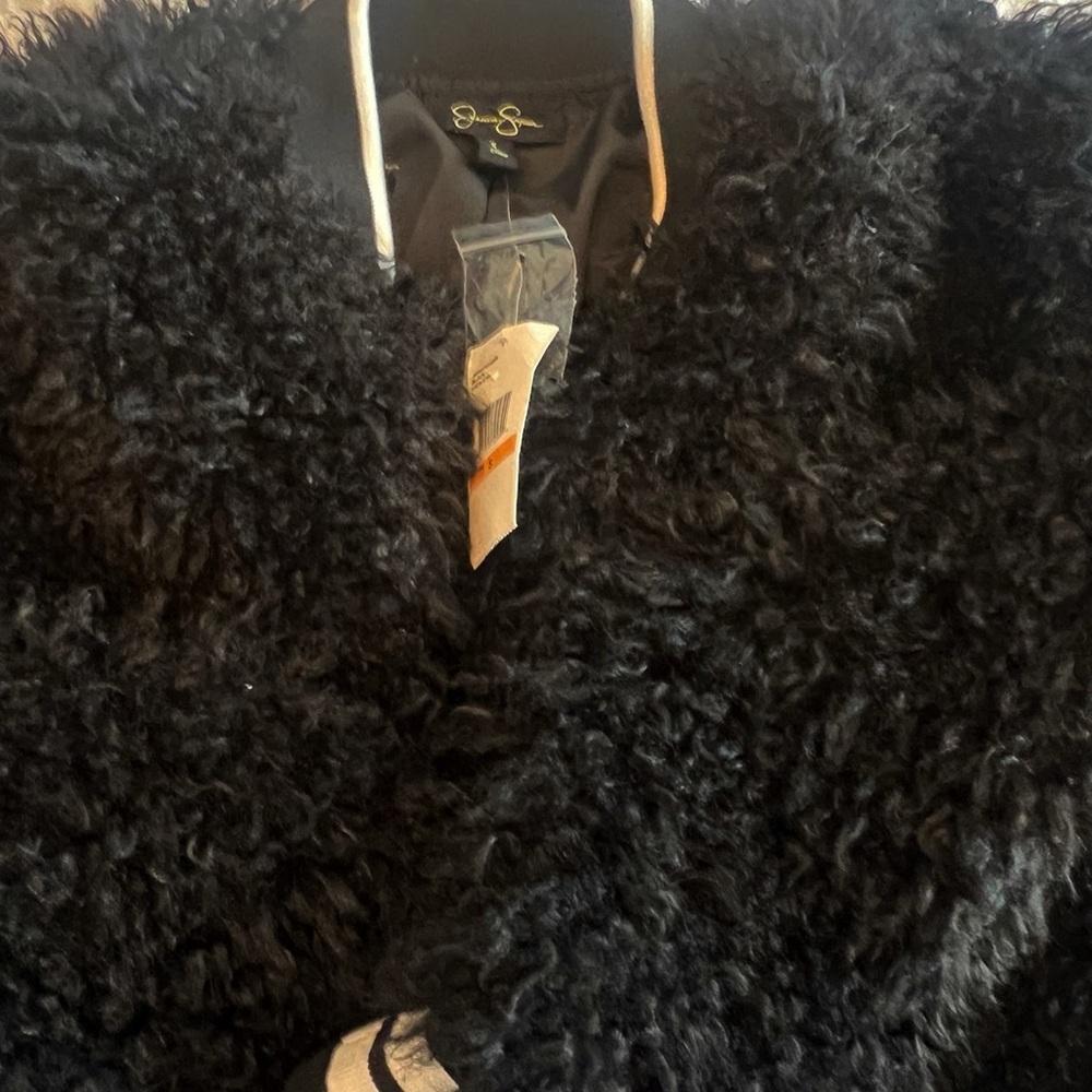 Small NWT Jessica Simpson Fuzzy Soft Jacket - Picture 3 of 4